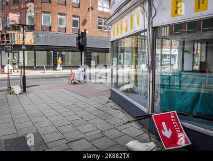 Bedford Town Center in der Krise mit vernagelten Geschäften Stockfoto