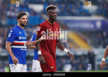 Genua, Ge, Italien. 17. Oktober 2022. Italien, Genua, 17 2022. oktober: Tammy Abraham (als Roma-Stürmer) tritt in der ersten Halbzeit beim Fußballspiel SAMPDORIA vs. AS ROMA, Serie A Tim 2022-2023 day10 Ferraris Stadium (Bildquelle: © Fabrizio Andrea Bertani/Pacific Press via ZUMA Press Wire) Stockfoto