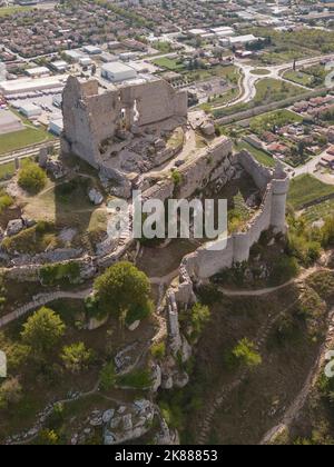 Luftaufnahme des Chateau féodal de Crussol, Ardêche, Frankreich Stockfoto