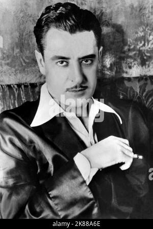 John Gilbert Schauspieler 01. Mai 1928 **WARNUNG** Dieses Foto ist nur für redaktionelle Zwecke bestimmt und unterliegt dem Copyright der Filmgesellschaft und/oder des Fotografen, der von der Film- oder Produktionsgesellschaft beauftragt wurde, und kann nur durch Publikationen im Zusammenhang mit der Bewerbung des oben genannten Films reproduziert werden. Eine obligatorische Gutschrift an die Filmgesellschaft ist erforderlich. Der Fotograf sollte auch bei Bekanntwerden des Fotos gutgeschrieben werden. Ohne schriftliche Genehmigung der Film Company kann keine kommerzielle Nutzung gewährt werden. Stockfoto