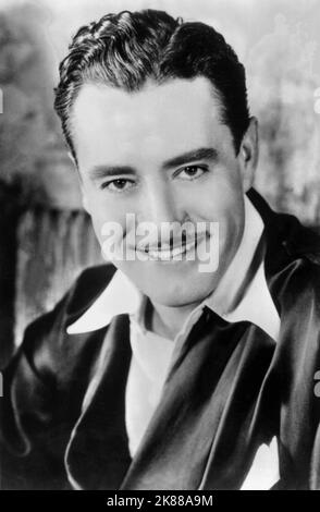 John Gilbert Schauspieler 01. Mai 1928 **WARNUNG** Dieses Foto ist nur für redaktionelle Zwecke bestimmt und unterliegt dem Copyright der Filmgesellschaft und/oder des Fotografen, der von der Film- oder Produktionsgesellschaft beauftragt wurde, und kann nur durch Publikationen im Zusammenhang mit der Bewerbung des oben genannten Films reproduziert werden. Eine obligatorische Gutschrift an die Filmgesellschaft ist erforderlich. Der Fotograf sollte auch bei Bekanntwerden des Fotos gutgeschrieben werden. Ohne schriftliche Genehmigung der Film Company kann keine kommerzielle Nutzung gewährt werden. Stockfoto