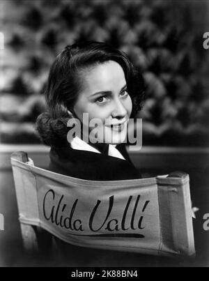 Alida Valli Zeichen: Anna Schmidt Actress 'The Third man' 01 May 1949 **WARNUNG** Dieses Foto ist nur für den redaktionellen Gebrauch bestimmt und unterliegt dem Copyright der Filmgesellschaft und/oder des Fotografen, der von der Film- oder Produktionsgesellschaft beauftragt wurde und kann nur durch Publikationen im Zusammenhang mit der Bewerbung des oben genannten reproduziert werden Film. Eine obligatorische Gutschrift an die Filmgesellschaft ist erforderlich. Der Fotograf sollte auch bei Bekanntwerden des Fotos gutgeschrieben werden. Ohne schriftliche Genehmigung der Film Company kann keine kommerzielle Nutzung gewährt werden. Stockfoto