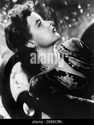 Jean Peters Actress 01 May 1951 **WARNUNG** Dieses Foto ist nur für den redaktionellen Gebrauch bestimmt und unterliegt dem Copyright der Filmgesellschaft und/oder des Fotografen, der von der Film- oder Produktionsgesellschaft beauftragt wurde, und kann nur durch Publikationen im Zusammenhang mit der Bewerbung des oben genannten Films reproduziert werden. Eine obligatorische Gutschrift an die Filmgesellschaft ist erforderlich. Der Fotograf sollte auch bei Bekanntwerden des Fotos gutgeschrieben werden. Ohne schriftliche Genehmigung der Film Company kann keine kommerzielle Nutzung gewährt werden. Stockfoto