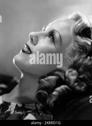 Anny Ondra Actress 01 May 1933 **WARNUNG** Dieses Foto ist nur für den redaktionellen Gebrauch bestimmt und unterliegt dem Copyright der Filmgesellschaft und/oder des Fotografen, der von der Film- oder Produktionsgesellschaft beauftragt wurde, und kann nur durch Publikationen im Zusammenhang mit der Bewerbung des oben genannten Films reproduziert werden. Eine obligatorische Gutschrift an die Filmgesellschaft ist erforderlich. Der Fotograf sollte auch bei Bekanntwerden des Fotos gutgeschrieben werden. Ohne schriftliche Genehmigung der Film Company kann keine kommerzielle Nutzung gewährt werden. Stockfoto