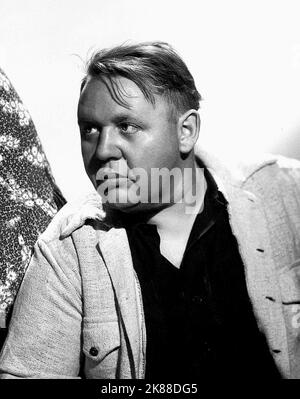 Charles Laughton Actor 01 May 1934 **WARNUNG** Dieses Foto ist nur für den redaktionellen Gebrauch bestimmt und unterliegt dem Copyright der Film Company und/oder des Fotografen, der von der Film- oder Produktionsfirma beauftragt wurde, und kann nur durch Publikationen im Zusammenhang mit der Bewerbung des oben genannten Films reproduziert werden. Eine obligatorische Gutschrift an die Filmgesellschaft ist erforderlich. Der Fotograf sollte auch bei Bekanntwerden des Fotos gutgeschrieben werden. Ohne schriftliche Genehmigung der Film Company kann keine kommerzielle Nutzung gewährt werden. Stockfoto