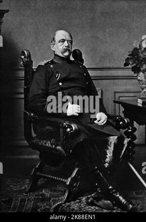 Otto Von Bismarck Staatsmann (1815-1898) Otto Eduard Leopold, Prinz Von Bismarck, Herzog von Lauenburg 01. Januar 1885 **WARNUNG** Dieses Foto ist nur für redaktionelle Verwendung bestimmt und unterliegt dem Copyright der Filmgesellschaft und/oder des Fotografen, der von der Film- oder Produktionsgesellschaft beauftragt wurde, und kann nur durch Publikationen im Zusammenhang mit der Bewerbung des oben genannten Films reproduziert werden. Eine obligatorische Gutschrift an die Filmgesellschaft ist erforderlich. Der Fotograf sollte auch bei Bekanntwerden des Fotos gutgeschrieben werden. Ohne schriftliche Genehmigung der Film Company kann keine kommerzielle Nutzung gewährt werden. Stockfoto