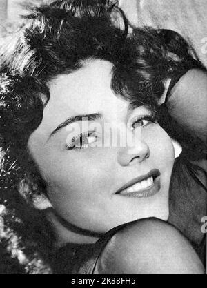 Jennifer Jones Actress 01 May 1944 **WARNUNG** Dieses Foto ist nur für den redaktionellen Gebrauch bestimmt und unterliegt dem Copyright der Film Company und/oder des Fotografen, der von der Film- oder Produktionsfirma beauftragt wurde.Es kann nur von Publikationen im Zusammenhang mit der Bewerbung des oben genannten Films reproduziert werden. Eine obligatorische Gutschrift an die Filmgesellschaft ist erforderlich. Der Fotograf sollte auch bei Bekanntwerden des Fotos gutgeschrieben werden. Ohne schriftliche Genehmigung der Film Company kann keine kommerzielle Nutzung gewährt werden. Stockfoto