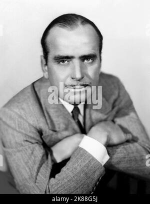 Douglas Fairbanks Senior Actor 01 May 1934 **WARNUNG** Dieses Foto ist nur für den redaktionellen Gebrauch bestimmt und unterliegt dem Copyright der Film Company und/oder des Fotografen, der von der Film- oder Produktionsfirma beauftragt wurde, und kann nur durch Publikationen im Zusammenhang mit der Bewerbung des oben genannten Films reproduziert werden. Eine obligatorische Gutschrift an die Filmgesellschaft ist erforderlich. Der Fotograf sollte auch bei Bekanntwerden des Fotos gutgeschrieben werden. Ohne schriftliche Genehmigung der Film Company kann keine kommerzielle Nutzung gewährt werden. Stockfoto