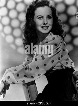 Jeanne Crain Actress 25 May 1950 **WARNUNG** Dieses Foto ist nur für den redaktionellen Gebrauch bestimmt und unterliegt dem Copyright der Filmgesellschaft und/oder des Fotografen, der von der Film- oder Produktionsgesellschaft beauftragt wurde, und kann nur durch Publikationen im Zusammenhang mit der Bewerbung des oben genannten Films reproduziert werden. Eine obligatorische Gutschrift an die Filmgesellschaft ist erforderlich. Der Fotograf sollte auch bei Bekanntwerden des Fotos gutgeschrieben werden. Ohne schriftliche Genehmigung der Film Company kann keine kommerzielle Nutzung gewährt werden. Stockfoto