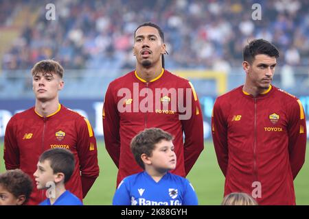 Genua, Ge, Italien. 17. Oktober 2022. Italien, Genua, 17 2022. oktober: Chris Smalling (als Roma-Verteidiger) im Mittelfeld für die Spielpräsentation während des Fußballspiels SAMPDORIA vs. AS ROMA, Serie A Tim 2022-2023 day10 Ferraris Stadium (Bild: © Fabrizio Andrea Bertani/Pacific Press via ZUMA Press Wire) Stockfoto