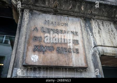 Die Plakette des Maison a l'Enseigne du Faucheur ist eines der ältesten Häuser in Paris Stockfoto