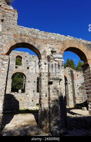 Die große Basilika, Butrint war eine antike griechische und später römische Stadt und Bistum in Epirus, UNESCO-Weltkulturerbe, Republik Albanien Stockfoto