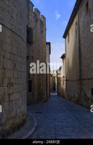 Fahrspur durch die Basílica Parroquial de Sant Feliu de Girona Stockfoto