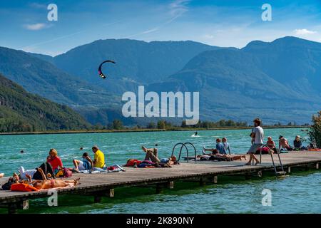 Gretl am See lido am Kalterer See, in der Nähe von Kaltern, im Etschtal in Südtirol, einem der beiden wärmsten Seen der Alpen, Baden Stockfoto