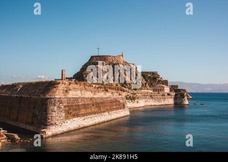 Die alte venezianische Festung von Korfu Stadt, Korfu, Griechenland. Die alte Festung von Korfu ist eine venezianische Festung in der Stadt Korfu. Venezianische Alte Festung ( Stockfoto