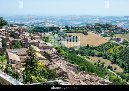 Civitella, italien: 06-24-2022: Blick von Civitella del Tronto Stockfoto