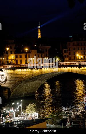 Die Conciergerie ist ein ehemaliges Gerichtsgebäude und Gefängnis in Paris, Frankreich, westlich des Île de la Cité, unterhalb des Palais de Justice. Stockfoto