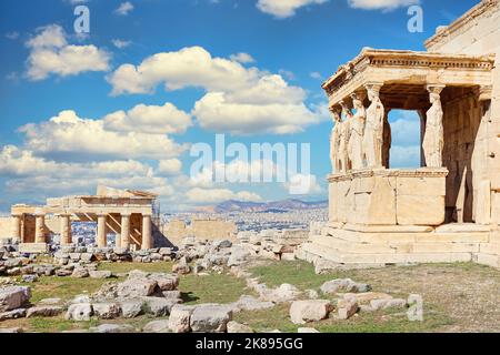 Die Karyatiden von Erechtheion und Propylaia auf der athenischen Akropolis, Griechenland Stockfoto