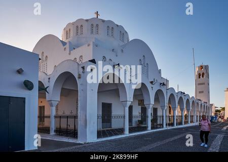 Orthodoxe Kathedrale oder Kirche Candlemas des Herrn ist die wichtigste orthodoxe Kirche in Fira, Santorini, Kykladen in Griechenland Stockfoto