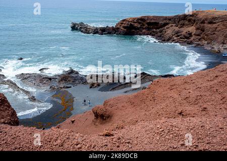 Lavastrände im Fischerdorf El Golfo, Lanzarote, Kanarische Inseln, Spanien, Stockfoto