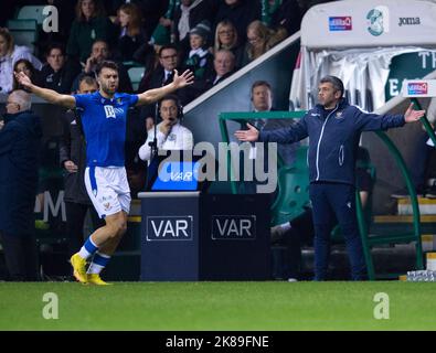 Edinburgh, Großbritannien. 21. Okt, 2022. Cinch Premiership - Hibernian / St Johnstone. 21/10/2022. Hibernian ist Gastgeber von St. Johnstone in der Cinch Premiership im Easter Road Stadium, Edinburgh, Midlothian, Großbritannien. Bild zeigt: Das Spiel war das erste in Schottland, das VAR hatte. Quelle: Ian Jacobs/Alamy Live News Stockfoto