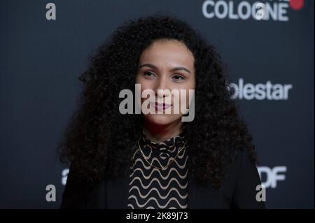 Köln, Deutschland. 21. Oktober 2022. Catherine CHIKOSI, Schauspielerin, roter Teppich, Red Carpet Show, Ankunft, Fotozelle für den Film FRIESLAND beim Filmfestival Köln 2022 in Köln, 20.. Oktober 2022. © Credit: dpa/Alamy Live News Stockfoto