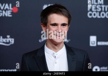 Köln, Deutschland. 21. Oktober 2022. Aaron KISSIOV, Schauspieler, roter Teppich, Red Carpet Show, Ankunft, Fotozelle für den Film SOULS beim Filmfestival Köln 2022 in Köln, 20.. Oktober 2022. © Credit: dpa/Alamy Live News Stockfoto