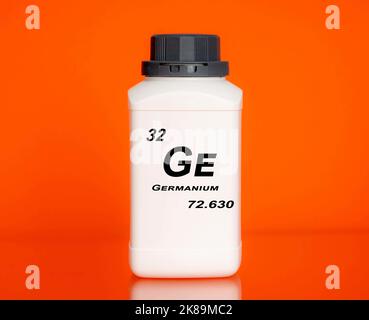 Behälter des chemischen Elements Germanium Stockfoto