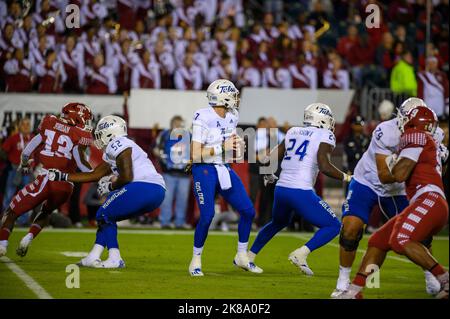 Philadelphia, Pennsylvania, USA. 21. Oktober 2022. 21. Oktober 2022, Philadelphia PA- Tulsa QB DAVIS BRIN (7) in Aktion während des Spiels gegen die Tempeleulen im Lincoln Financial Field (Kreditbild: © Ricky Fitchett/ZUMA Press Wire) Stockfoto