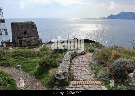 Massa Lubrense - Scorcio di Torre Minerva a Punta Campanella dal sentiero di Accesso Stockfoto