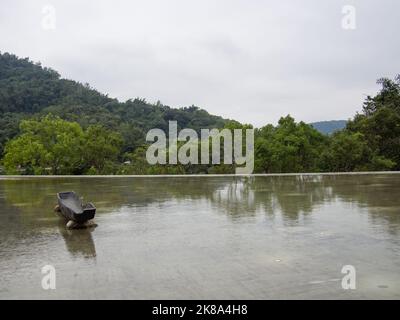 Dekoration im Xiangshan Besucherzentrum mit Blick auf den Sun Moon Lake in Nantou, Taiwan. Stockfoto