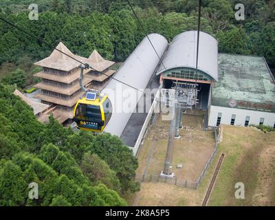 Die Sun Moon Lake Seilbahnstation im Formosan Aboriginal Culture Village von oben. Stockfoto