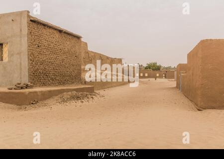 Nubisches Dorf auf einer sandigen Insel im Nil bei Abri, Sudan Stockfoto