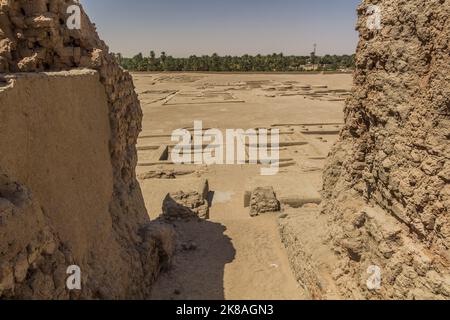 Blick vom westlichen Deffufa, lehmsteinruinen in der antiken Stadt Kerma, Sudan Stockfoto