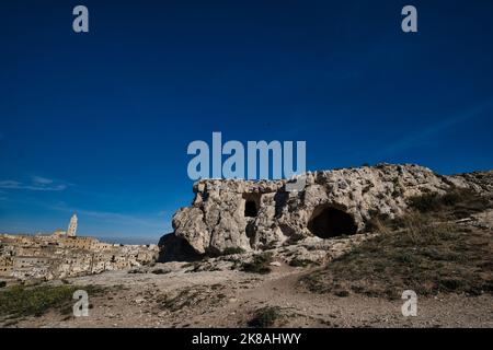 Blick auf den Stadtteil Sasso Caveoso vom Aussichtspunkt in Murgia Timone in Matera Stockfoto