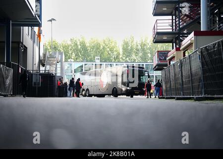 Rotterdam, Niederlande. 22. Okt 2022. Rotterdam - Feyenoord Bus während des Spiels zwischen Feyenoord gegen Fortuna Sittard im Stadion Feijenoord De Kuip am 22. Oktober 2022 in Rotterdam, Niederlande. (Box to Box Pictures/Yannick Verhoeven) Credit: Box to Box pictures/Alamy Live News Stockfoto