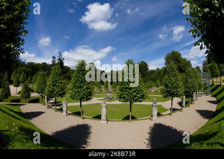 Skulpturen Teil der 70 Skulpturen von norwegischen und faroesischen Bauern und Fischern, die ursprünglich von J.G. geschnitzt wurden Grund im Schloss Fredensborg in Dänemark Stockfoto