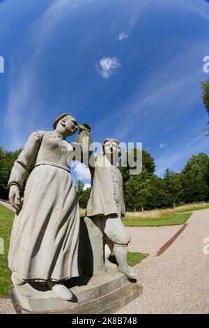 Skulpturen Teil der 70 Skulpturen von norwegischen und faroesischen Bauern und Fischern, die ursprünglich von J.G. geschnitzt wurden Grund im Schloss Fredensborg in Dänemark Stockfoto