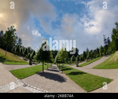 Skulpturen Teil der 70 Skulpturen von norwegischen und faroesischen Bauern und Fischern, die ursprünglich von J.G. geschnitzt wurden Grund im Schloss Fredensborg in Dänemark Stockfoto