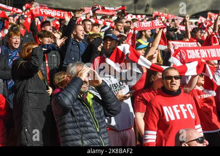 Home Unterstützungen während des Premier League-Spiels Nottingham Forest gegen Liverpool im City Ground, Nottingham, Großbritannien. 22. Oktober 2022. (Foto von Mike Jones/News Images) Credit: News Images LTD/Alamy Live News Stockfoto