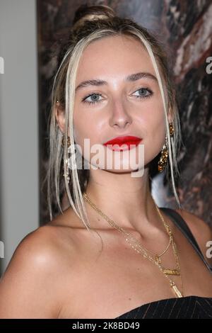 Dylan Weller nimmt an der Mithridate Frühjahr/Sommer 2023 Runway Show im Battersea Arts Centre in London, Großbritannien, Teil. Stockfoto