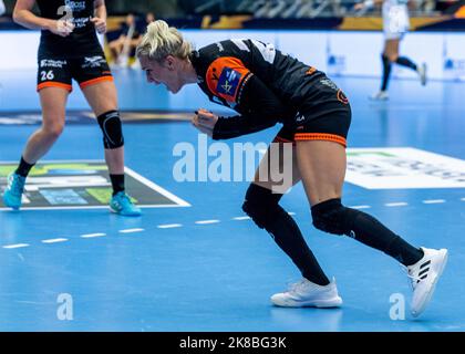 Chomutov, Tschechische Republik. 22. Oktober 2022. Lucia Mikulcik von Most reagiert während des EHF Champions League Women 6.-Runden-Spiels DHK Banik Most gegen Ferencvaros Budapest in Most, Tschechische Republik, 22. September 2022. Quelle: Ondrej Hajek/CTK Photo/Alamy Live News Stockfoto