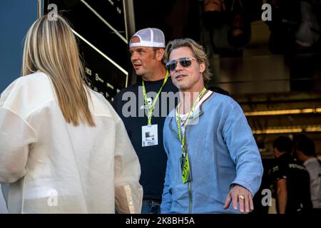 Austin, Texas, USA, 22.. Oktober 2022, Brad Pitt beim Training, Runde 19 der Formel-1-Meisterschaft 2022. Kredit: Michael Potts/Alamy Live Nachrichten Stockfoto