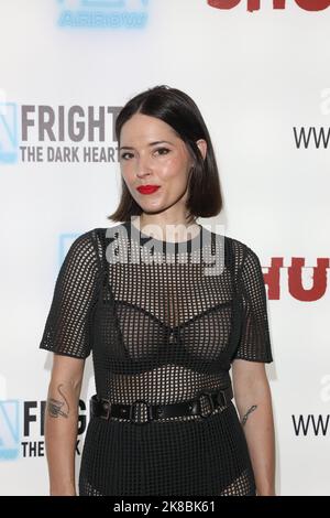Sara Lind nimmt an der Filmpremiere „A Wounded Fawn“ während des Arrow FrightFest Teil, das auf dem Cineworld Leicester Square in London stattfindet. Stockfoto