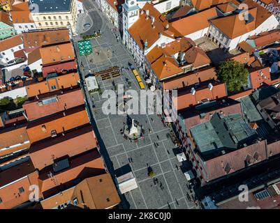 Ceski Krumlov Historische Tschechische Stadt. Die Stadt ist UNESCO-Weltkulturerbe an der Moldau. Luftaufnahme von der Drohne. Tschechisch, Krumlov. Europa. Stockfoto