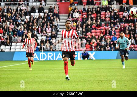 Sunderland AFC leitet Amad Diallo im Kampf gegen den FC Burnley. Stockfoto