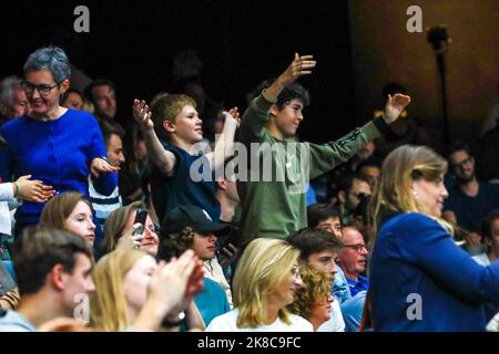 Die Abbildung zeigt die Zuschauer während des ATP-Turniers der European Open Tennis in Antwerpen am Samstag, den 22. Oktober 2022. BELGA FOTO MARIJN DE KEYZER Stockfoto