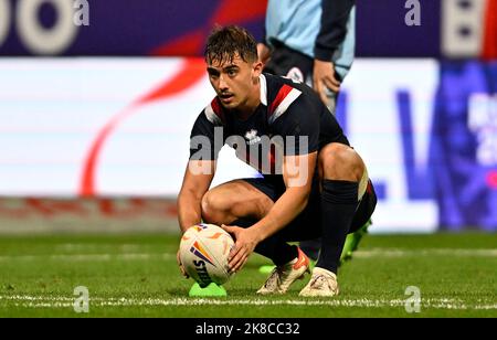 Bolton, Vereinigtes Königreich. 22. Oktober 2022. Rugby League World Cup 2021. England V Frankreich. University of Bolton Stadium. Bolton. Arthur Mourgue (Frankreich) bereitet sich auf den Kick beim Rugby League-Weltcup-Spiel der England V France vor. Round 2, Gruppe A. Credit: Sport in Pictures/Alamy Live News Stockfoto