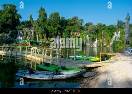 Magischer Ort, bezaubernd, wunderschön, magischer Kravice Wasserfall. Stockfoto