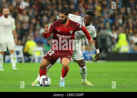 Madrid, Spanien, am 22. Oktober 2022. Sevilla´s isco in Aktion während des La Liga Match Day 11 zwischen Real Madrid C.F. und Sevilla C.F. im Santiago Bernabeu Stadion in Madrid, Spanien, am 22. Oktober 2022 Credit: Edward F. Peters/Alamy Live News Stockfoto